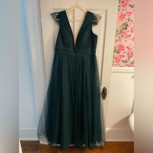Revelry Cora Tulle Dress in classic emerald size 16 with slit